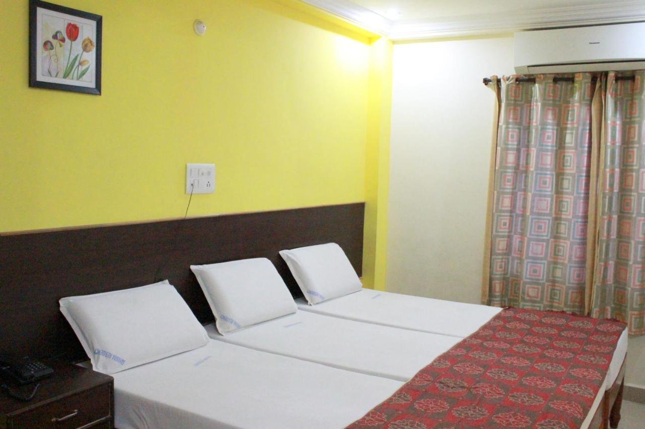 Hotel Sahasra Residency Tirupati Phòng bức ảnh